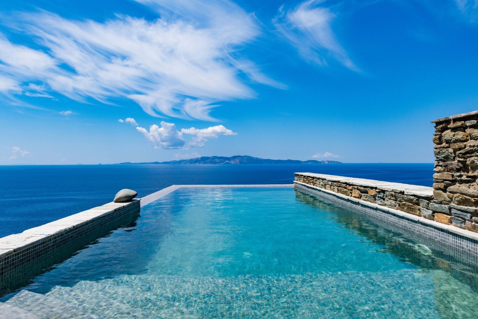 TWO_BEDROOM_VILLA – ALMIRA_VATHI_BLUE_VILLAS_TINOS_ISLAND_GREECE_PANAGIOTIS_CHALKIAS_PHOTOGRAPHY 1