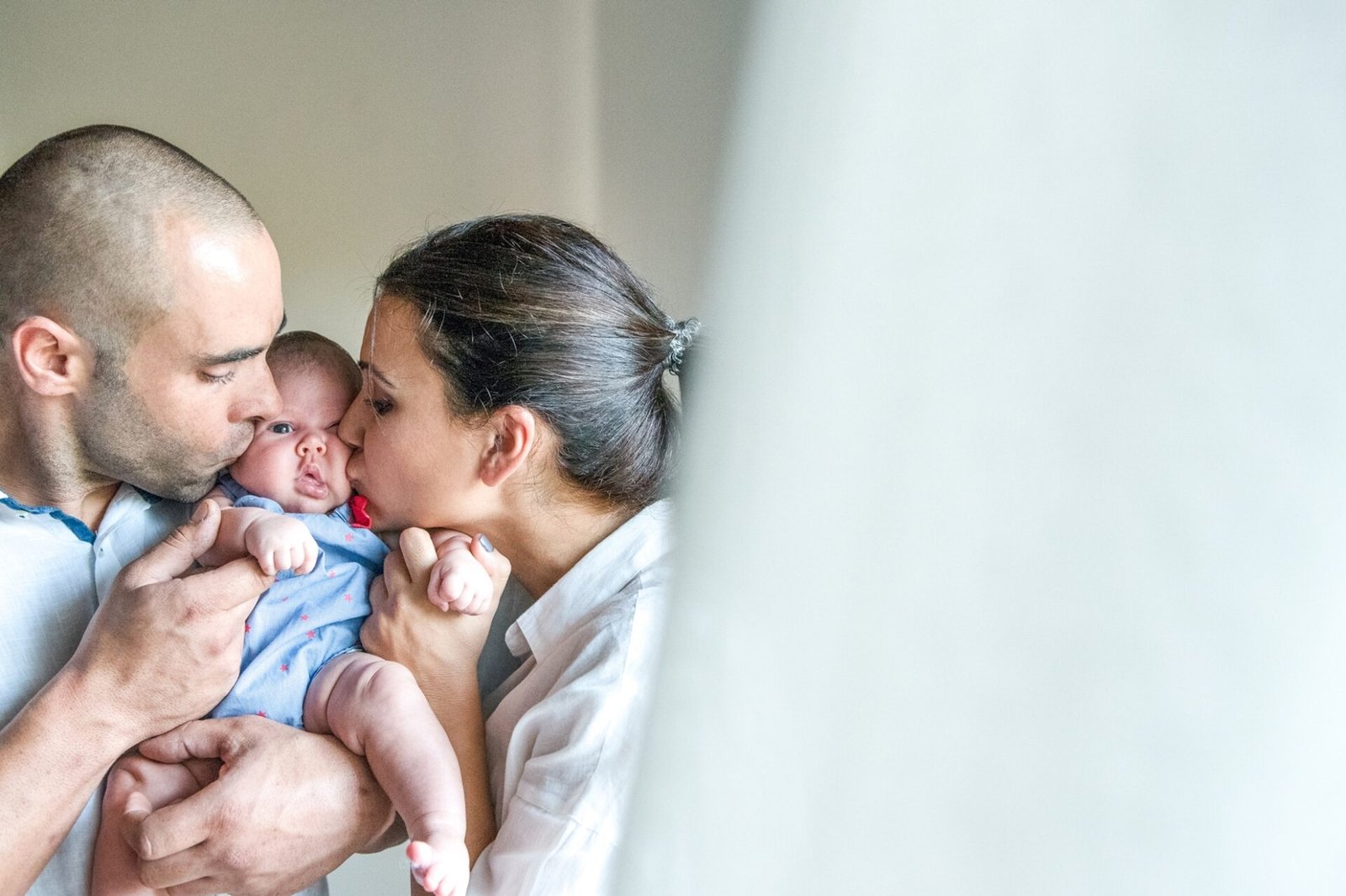 new_born_girl_babe_family_portrait_tinos_athens_panagiotis_chalkias_photography 14